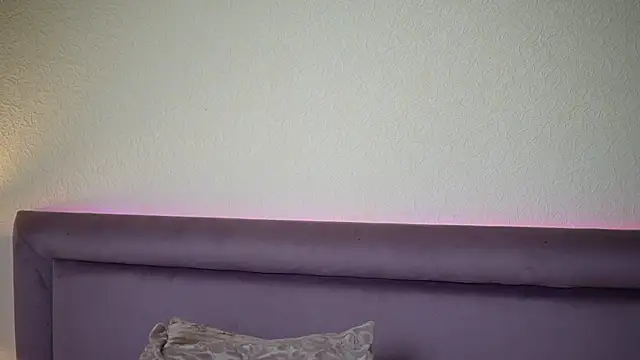 JoelleApril webcam