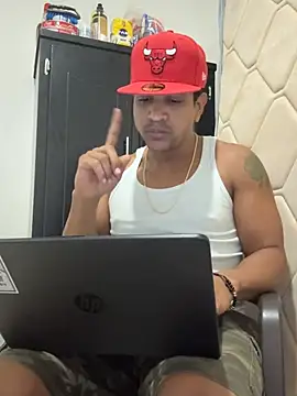bigdick211292 live cam on StripChat