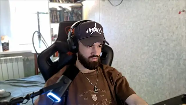 _Serious_Man webcam