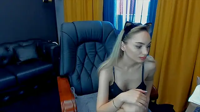 HaleySweet18 webcam