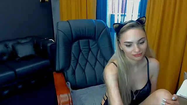HaleySweet18 webcam