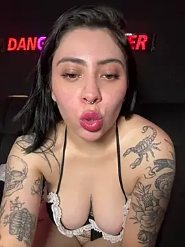 Draculona-666 Live Web Cam Show
