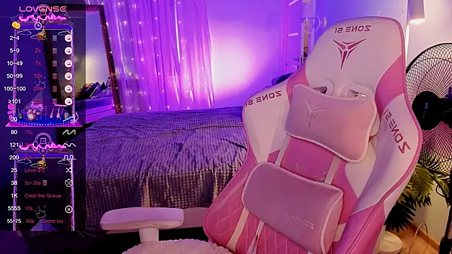AnyaTaylor_ webcam