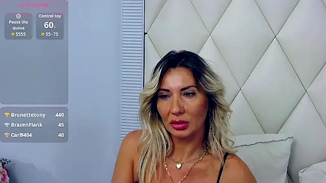 GinaBear webcam