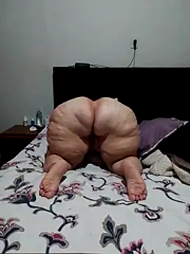 MegaAssMature webcam