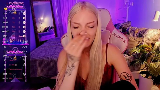 AnyaTaylor_ webcam