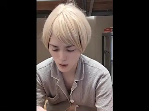 mgnhiroyuki live cam on StripChat