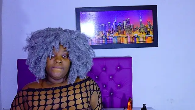 ebony_NeighborMoans webcam