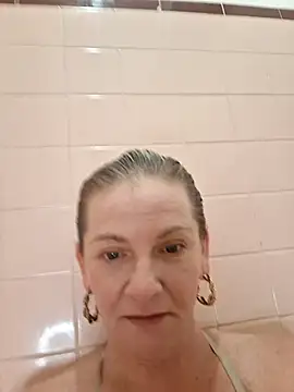 Goldenndoll webcam