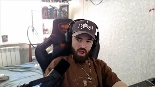 _Serious_Man webcam