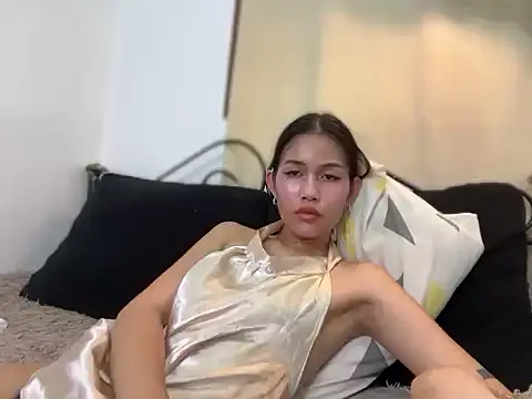 Modella: Fra_La