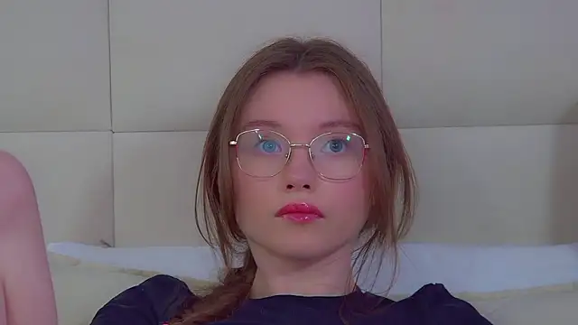 KeiraAsti webcam