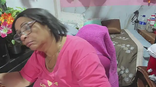 Mrs_mommy_ webcam