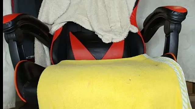 EmmyMessyX webcam