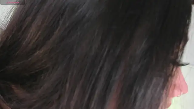 HilaryBlaze webcam