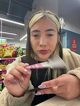 ManuelaVeeleez webcam