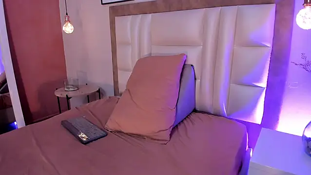 AliceThompsonn_ webcam