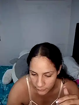 cieloo_777 webcam
