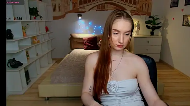 AlisaFoxis webcam