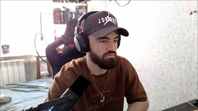 _Serious_Man webcam