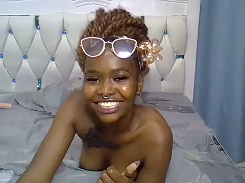 Prettyxoxoo webcam