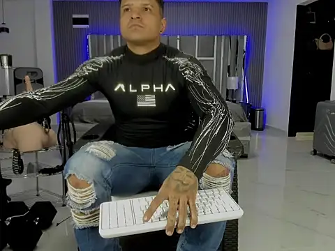 master_leather webcam