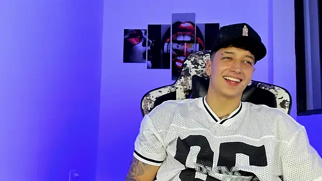 eithan_boy_ webcam