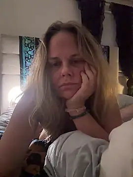 christinamoon0612 webcam