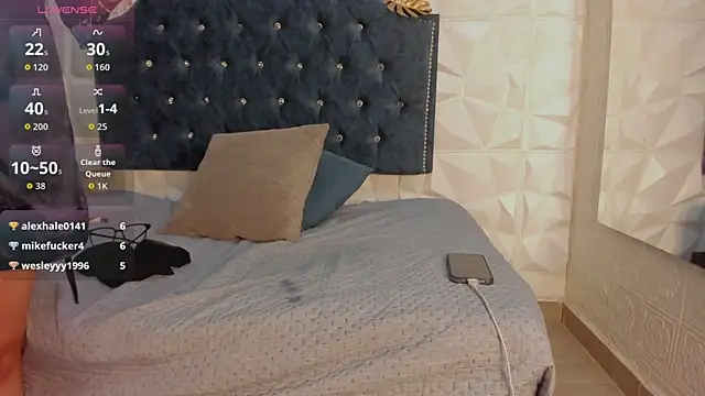 Chloe_moon1