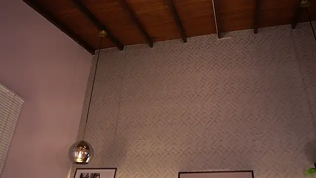 ElleDiane Live Web Cam Show