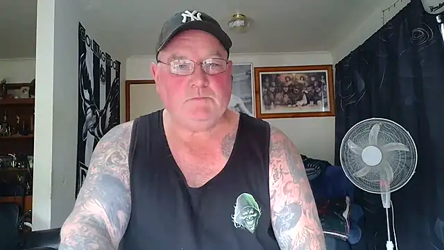 KINKYBLUEYES69 webcam
