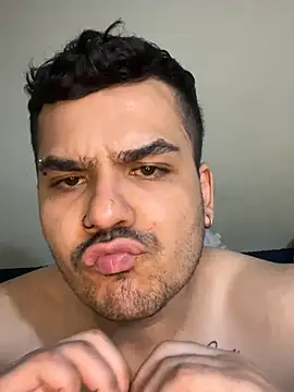 LatinBearX webcam