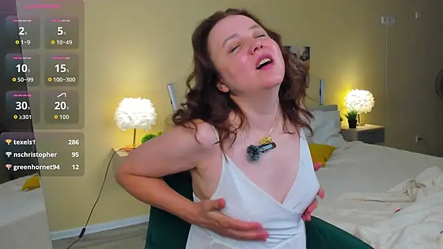 Kira_Adler webcam