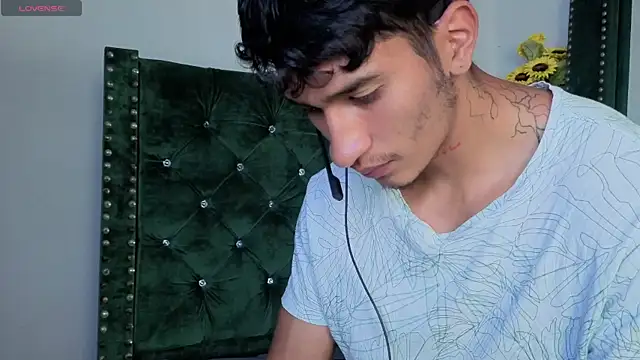 Zayn_Moretti webcam
