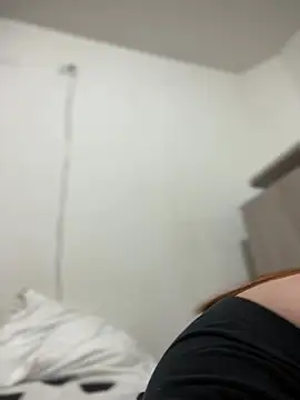 Cloew_Marz webcam