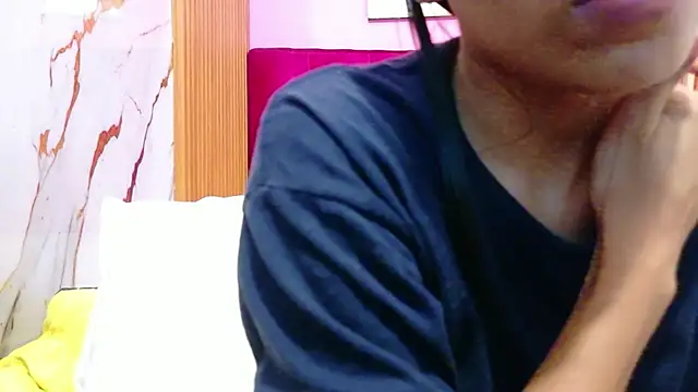yourcuteneighbourr webcam