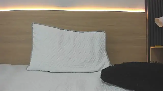 Travis_black_ webcam