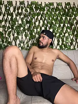 CatwomanAndHotman webcam