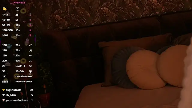 MollyyMayy live cam on StripChat