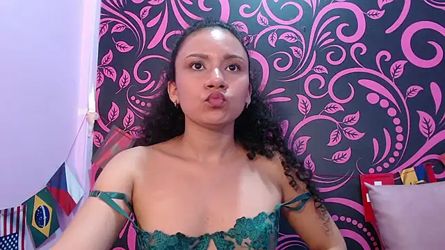 Little18Doll webcam