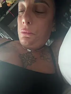 Itsivybelle_filthymilfuk webcam