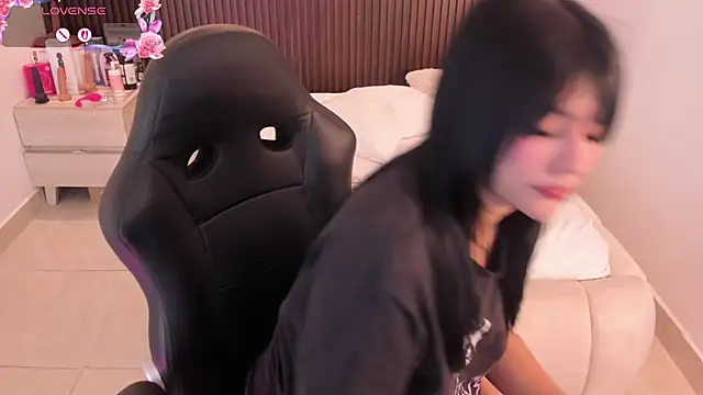 MILLYEVANS1 webcam