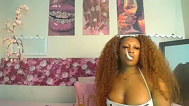 EnchantingLisa webcam