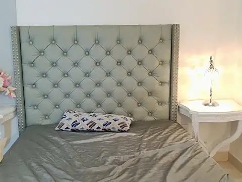 SerenaBlazze webcam