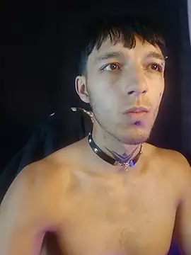 dark_men1 webcam