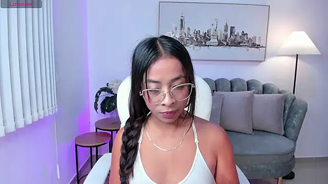 July_Adams webcam
