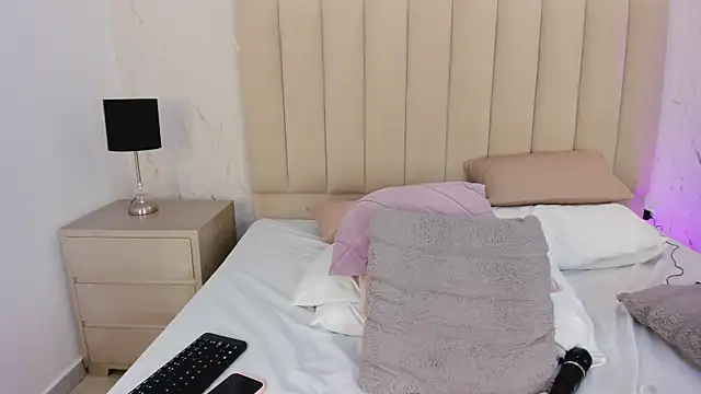 LilithHarperr_ webcam