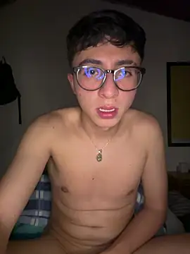 CamiRojas_boy webcam