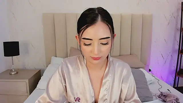 LilithHarperr_ webcam