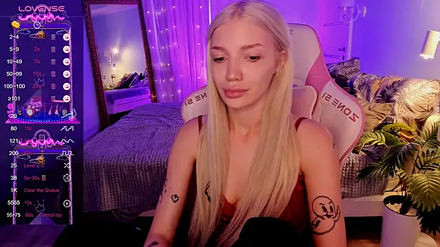 AnyaTaylor_ webcam